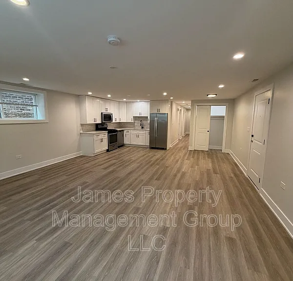 6325 N Richmond St — Photo 6