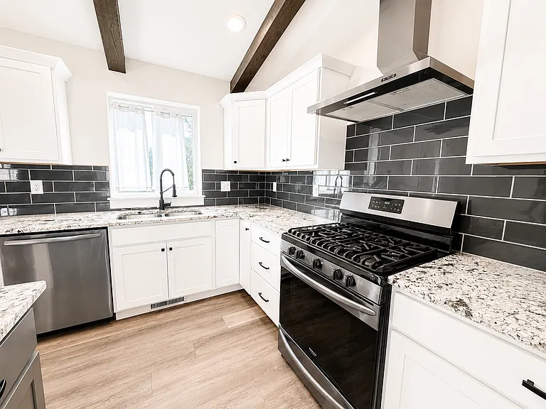 901 David Dr — Photo 3