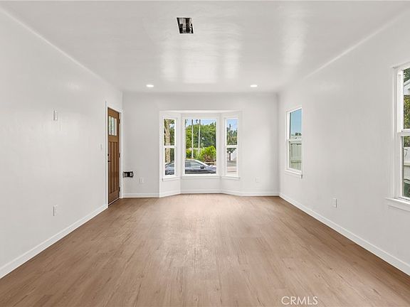 4th image of 6220 S Magnolia Ave