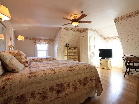 2nd image of 83 Longwood Ave #8