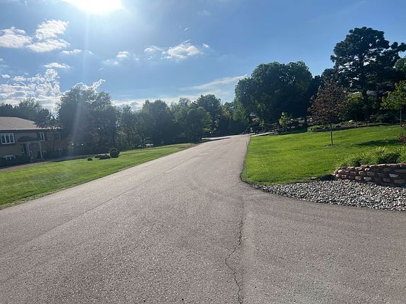 Exterior Neighborhood (street photo)