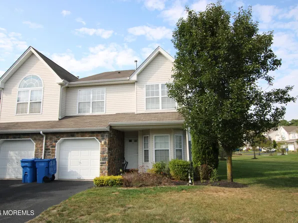 10 Maywood Run, Tinton Falls, NJ 07753