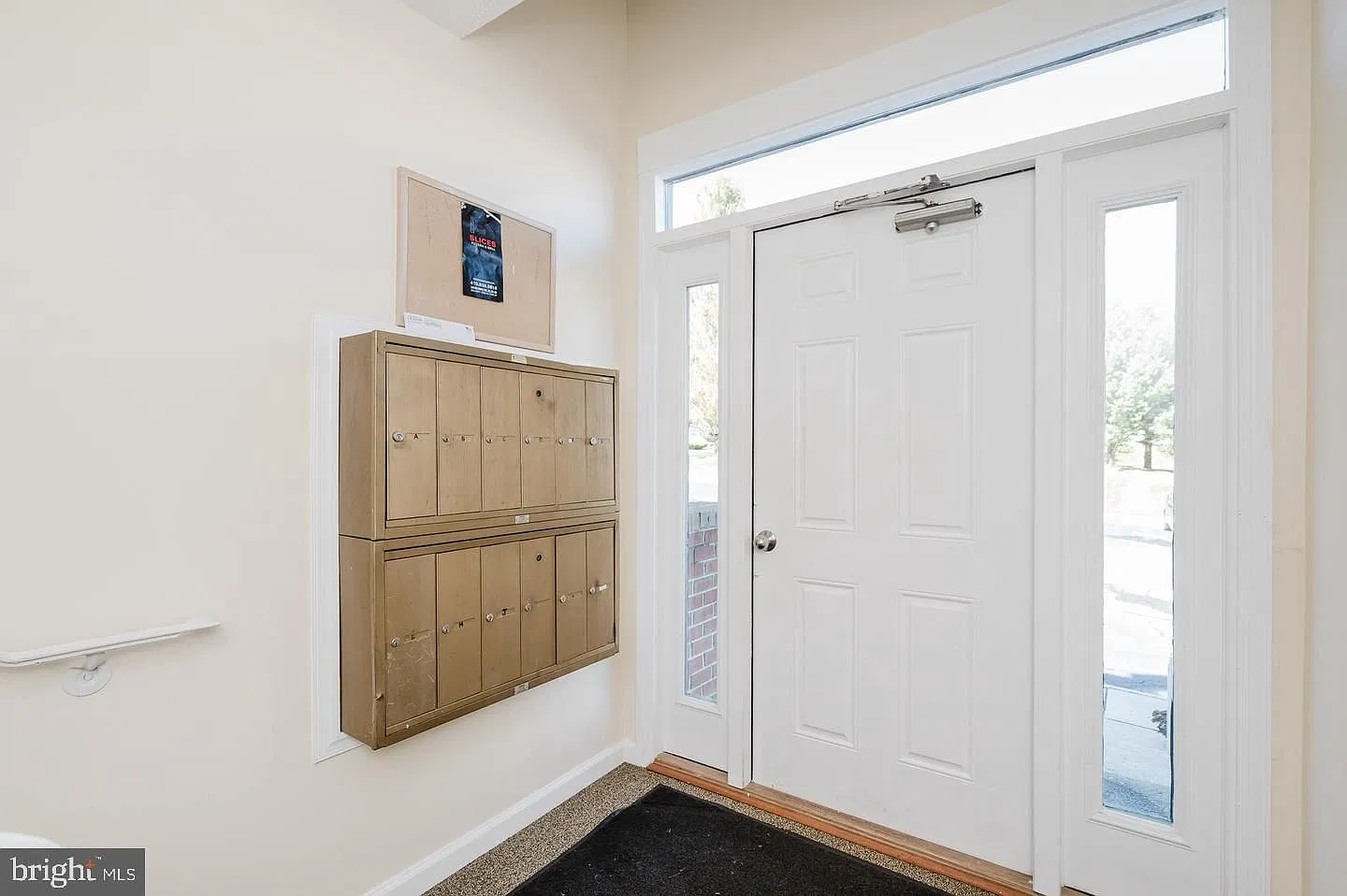 2 bed, 1.0 bath, 1000 sqft, $1,800 — Photo 2