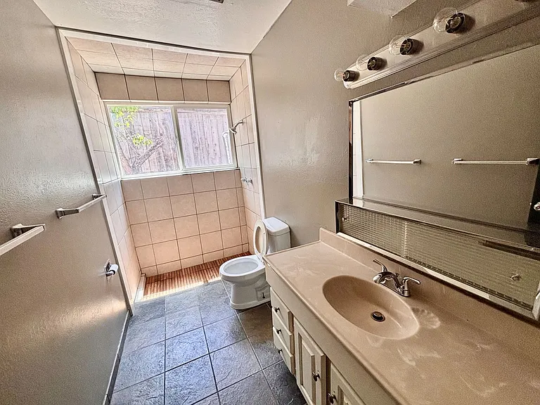 3824 Manchester St — Photo 20