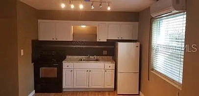 655 7th Ave N #4 — Photo 5