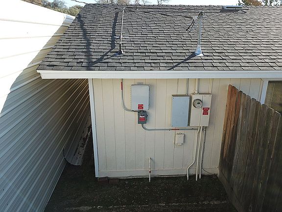 4th image of 16250 Nicholas Rd