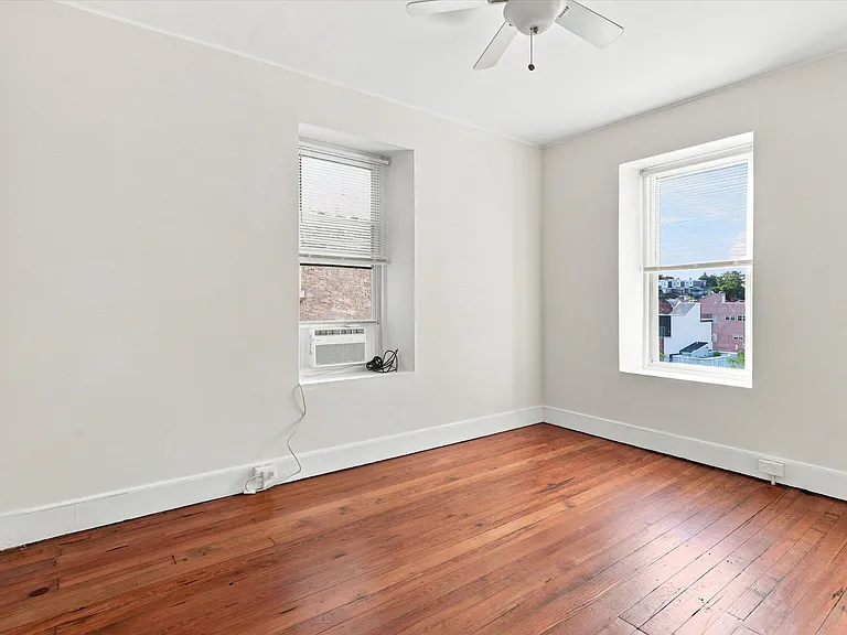 223 Wendover St — Photo 13