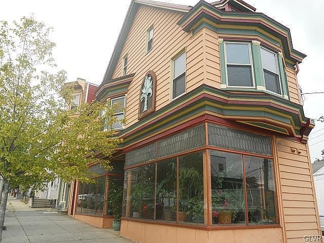 1st image of 715 Northampton St