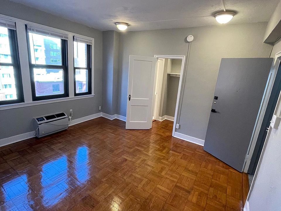 1st image of 1010 25th St NW APT 710