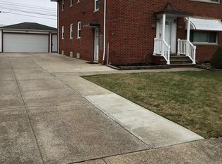 6626 Beverly Dr, Parma Heights, OH 44130