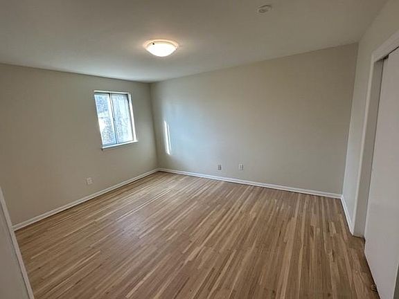 4th image of 162 Bridge St #2A