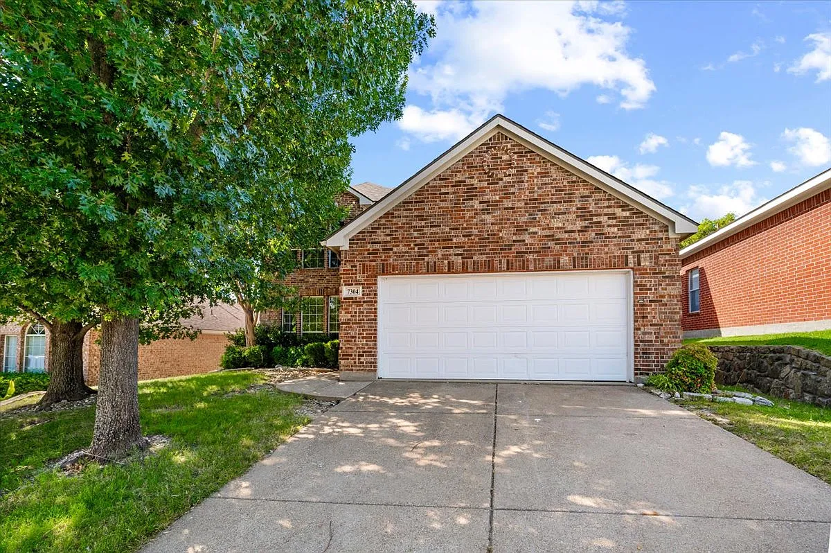 4 bed, 2553 sqft, $2,650 — Photo 3