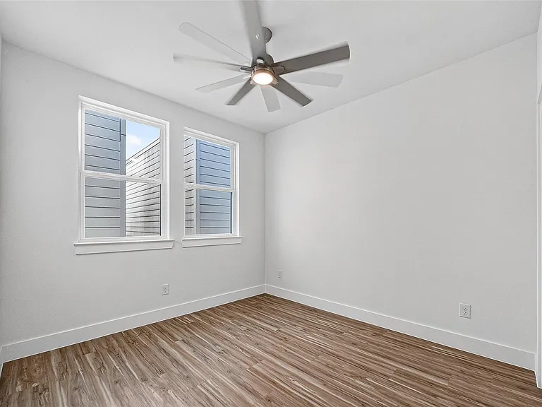 2105 Holman St — Photo 23