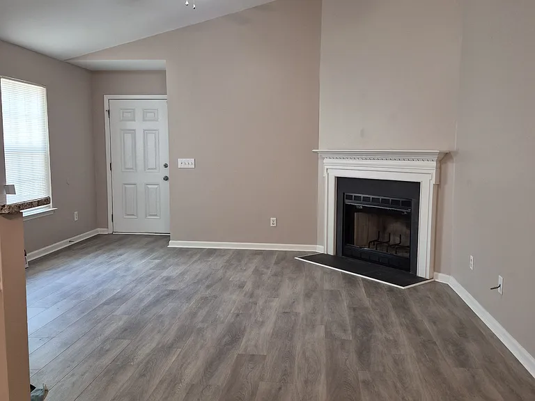 4604 Silverdene St — Photo 2