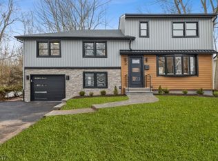 30 W McClellan Ave, Livingston, NJ