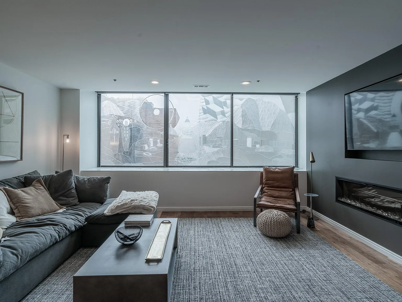 48 W Broadway S — Photo 4
