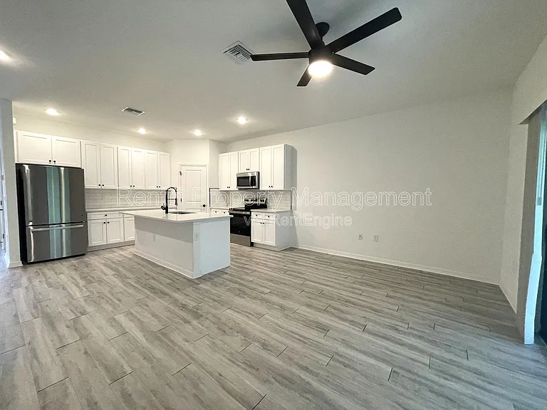 558 Nimitz Blvd — Photo 8