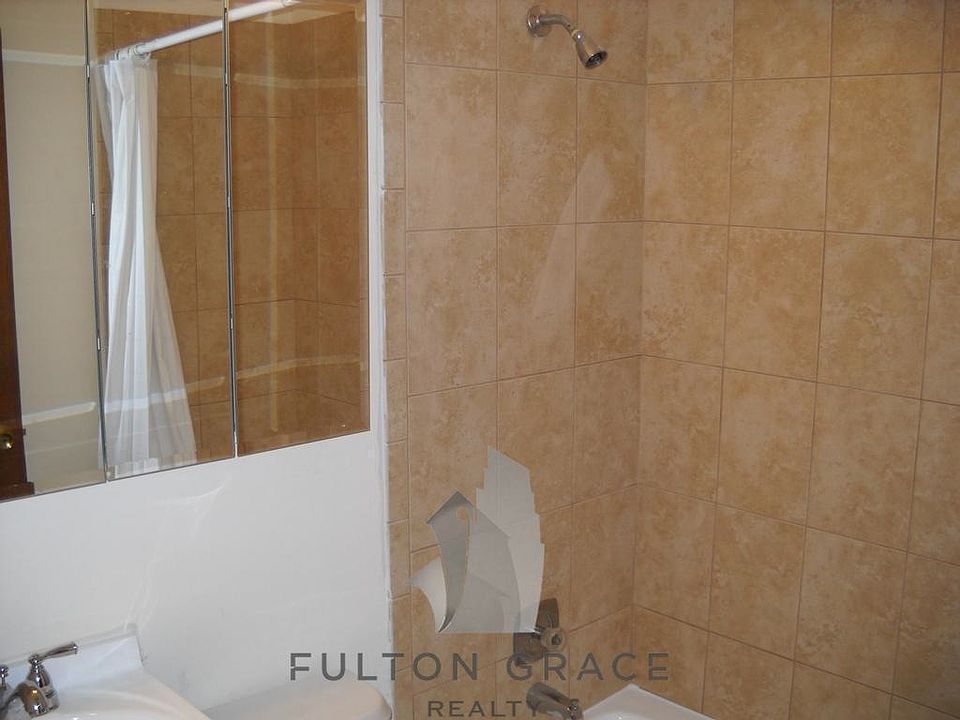 2nd image of 2823 N Lincoln Ave #C3