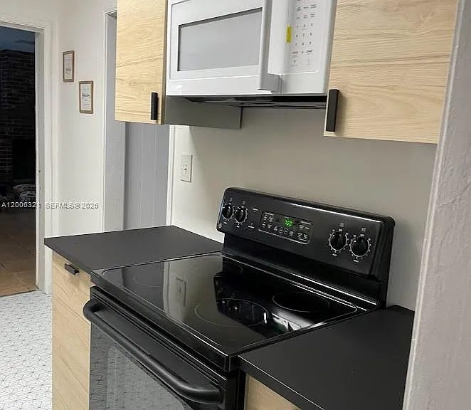 5800 SW 61st St — Photo 22