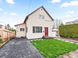 908 Crawford St, Kelso, WA 98626