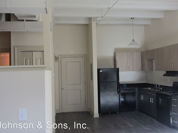 4th image of 511 N Cherry St APT 105