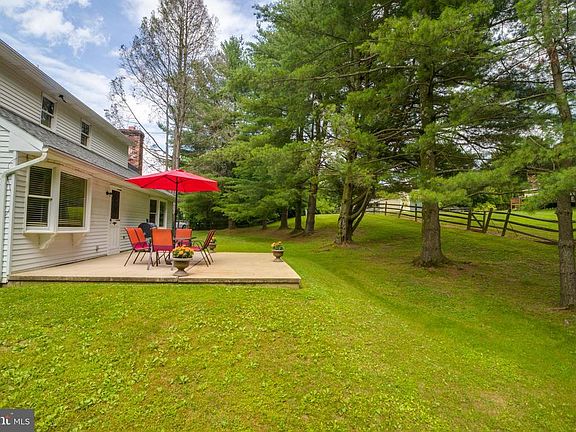 3rd image of 305 Anne Griffiths Ct