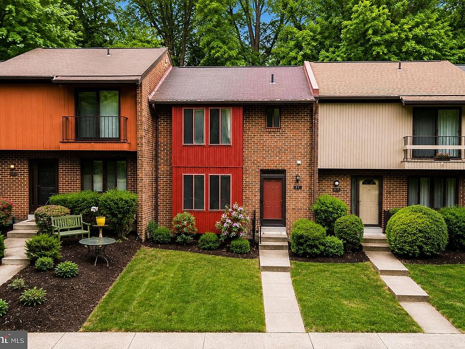 1st image of 21 Briardale Ct