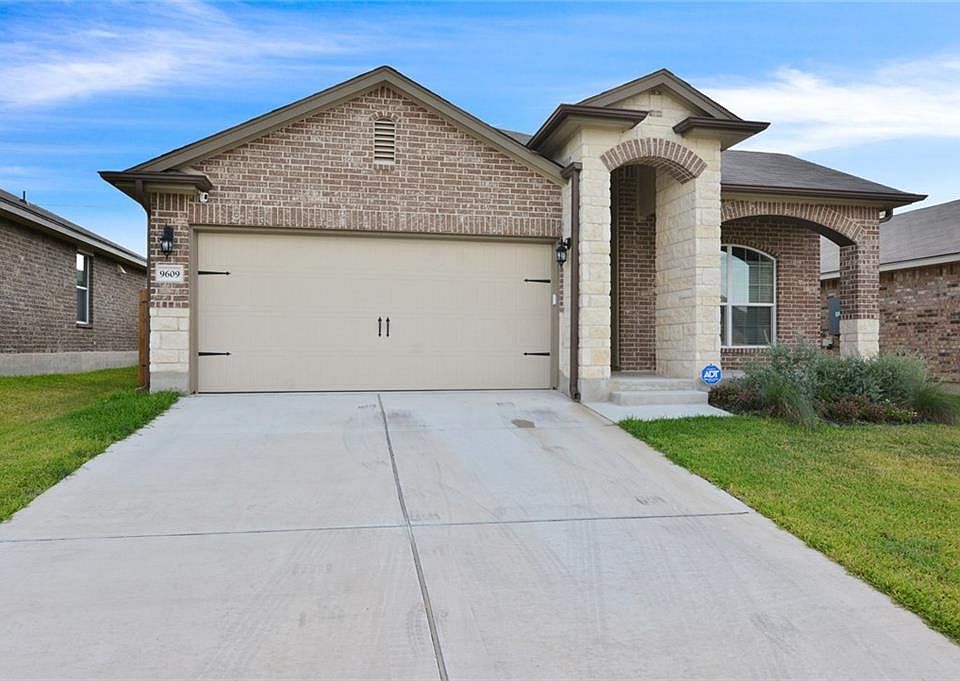 1st image of 9609 Glynhill Ct