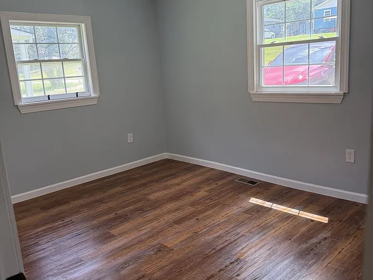 161 Kathryn Rd — Photo 4