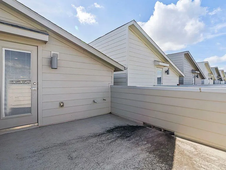 316 Jensen Dr — Photo 32