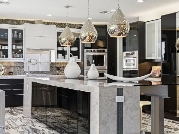 8614 E BERRIDGE Lane, Scottsdale, AZ 85250