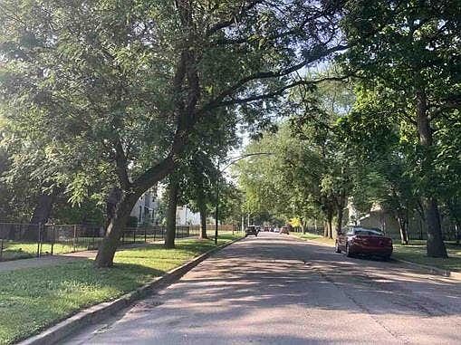 4th image of 6923 S Parnell Ave