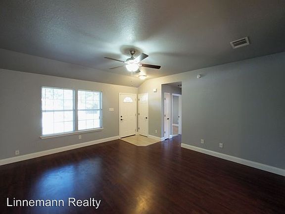 4th image of 605 Richardson Cir