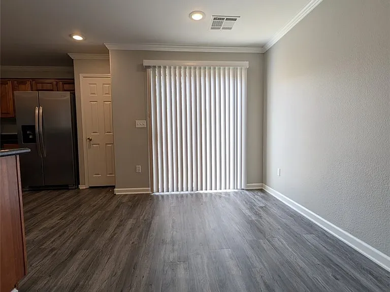 10308 Faustine Ave — Photo 7
