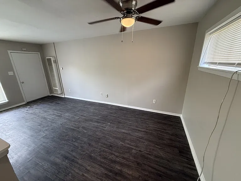 2086 Hubert Ave #5 — Photo 6