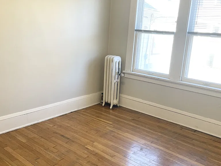 1516 Grand Apartments — Photo 15