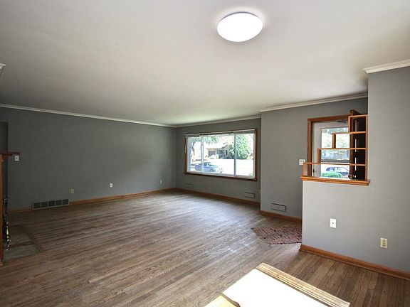 5th image of 716 Parkwood Ave