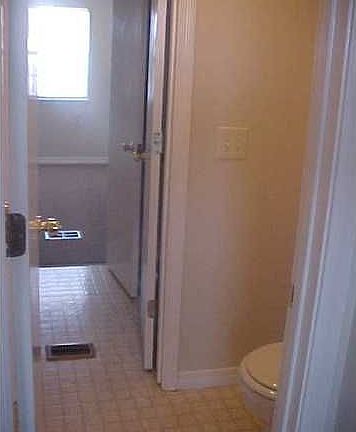 4th image of 650 Virginia Oak Ct