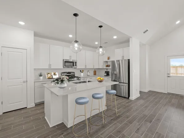 363 W Rose Marie Ln, Montgomery, TX 77356