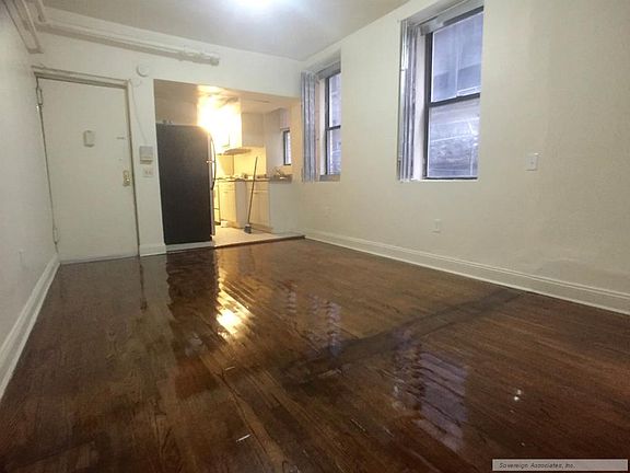 3rd image of 363 Edgecombe Ave APT B2