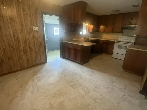 524 W I Ave, Kingsville, TX 78363