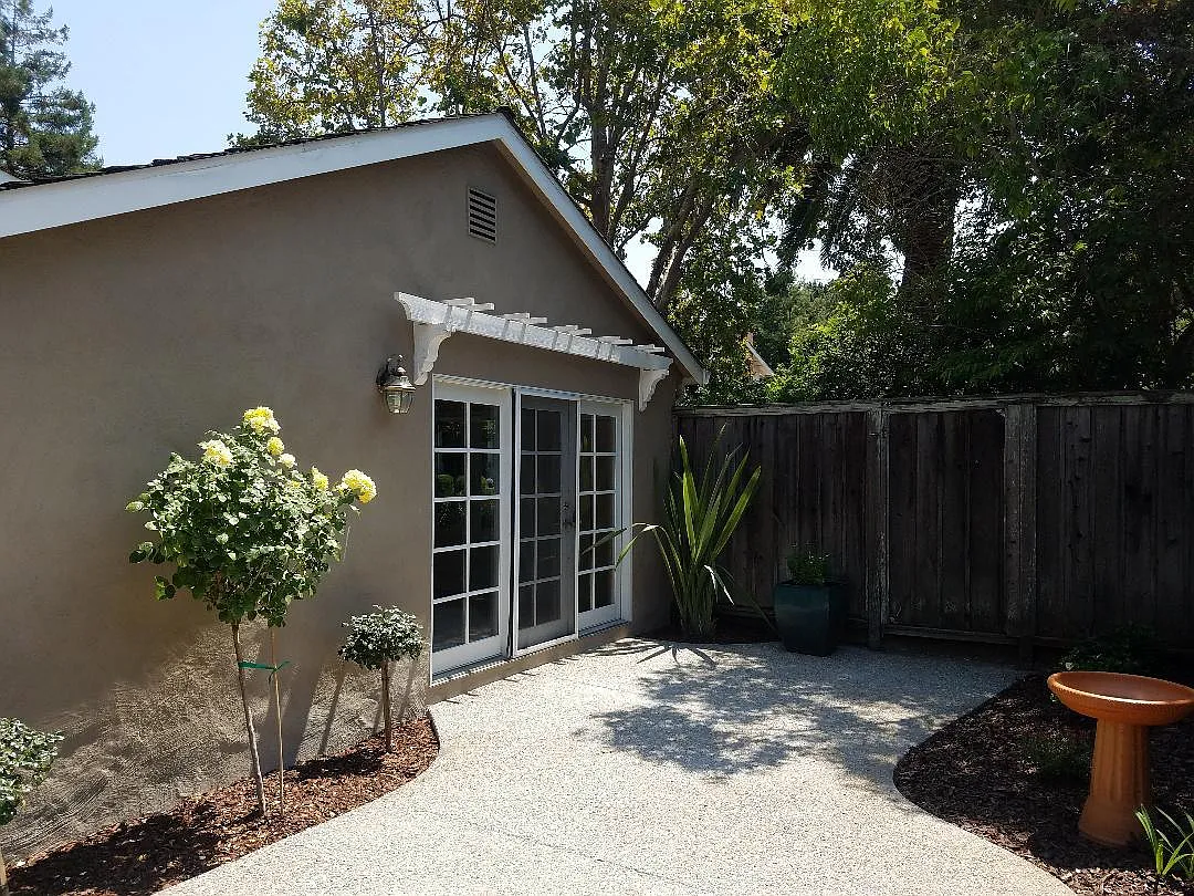 5 bed, 4.5 bath, 3300 sqft, $10,500 — Photo 1