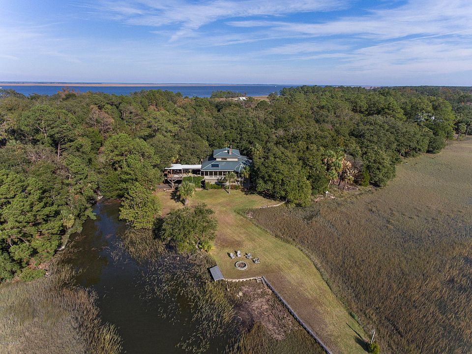 1st image of 2 Palmetto Grove Lane