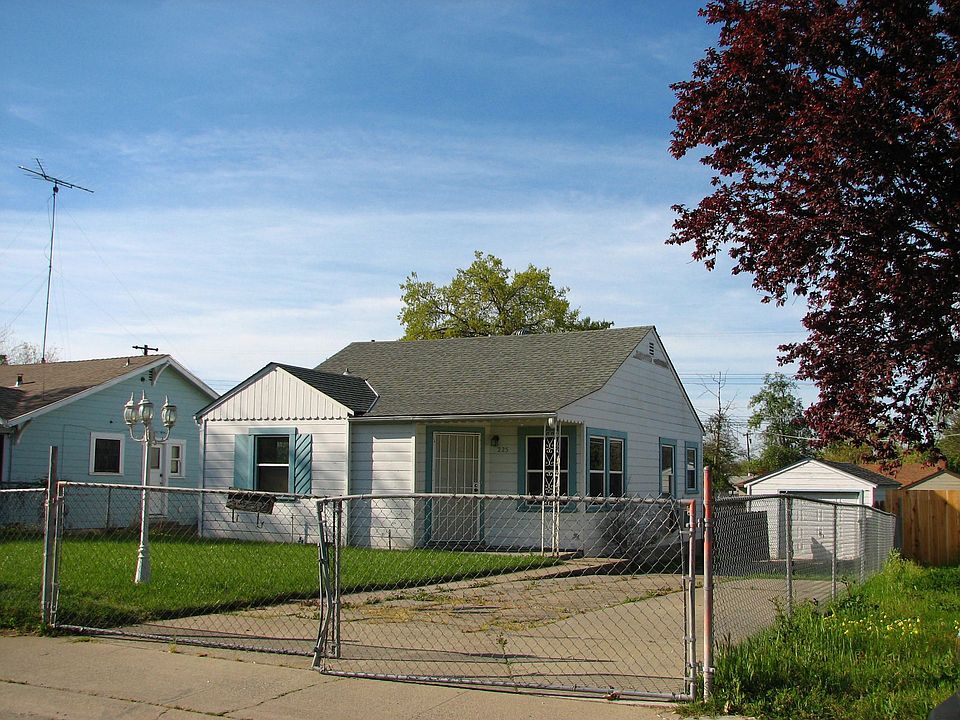 1st image of 225 Santiago Ave