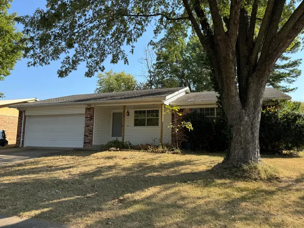 1825 Southridge Dr, Pryor, OK 74361