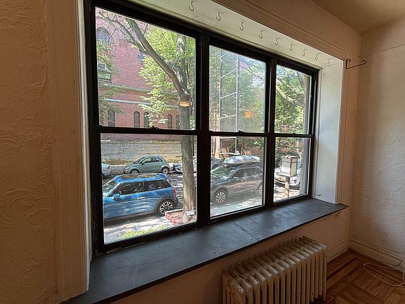 5th image of 425 14th St APT A8