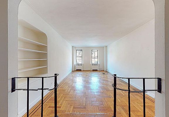 3rd image of 30 Park Ter E APT 2F