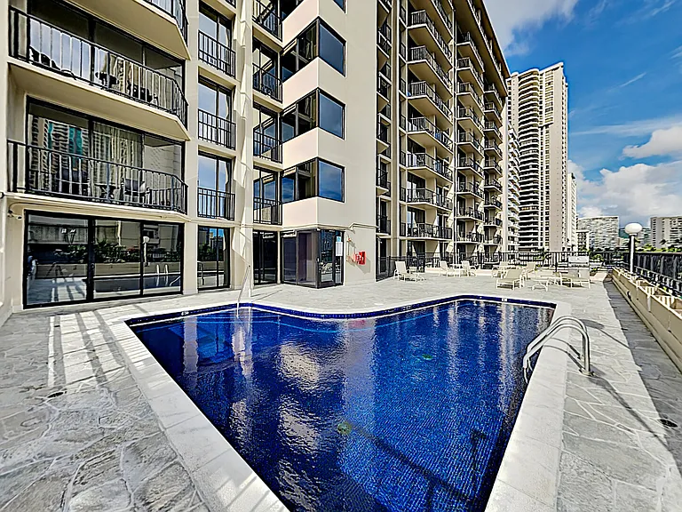 Ala Moana Blvd — Photo 12