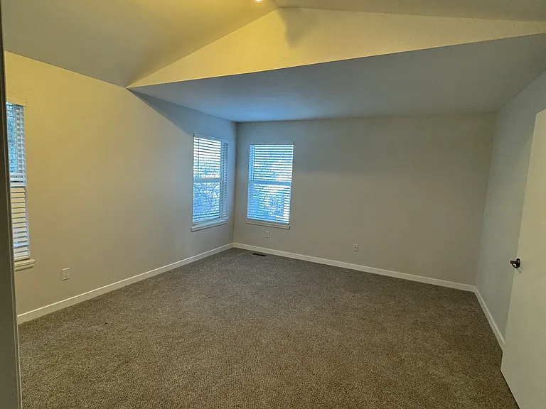 174 Creekside Ln — Photo 15