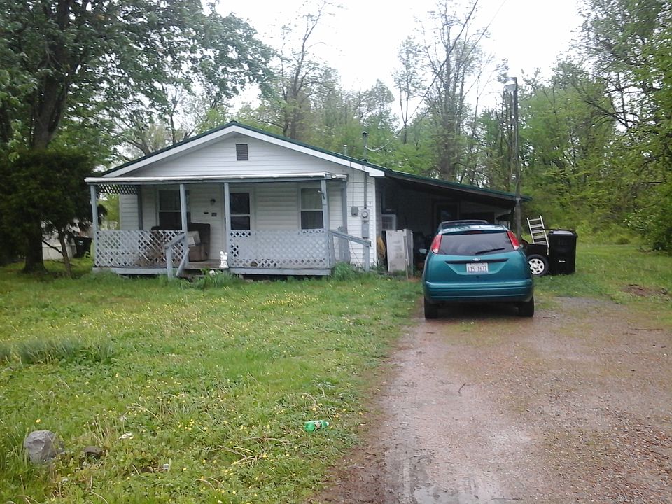 2nd image of 609 W 5th St